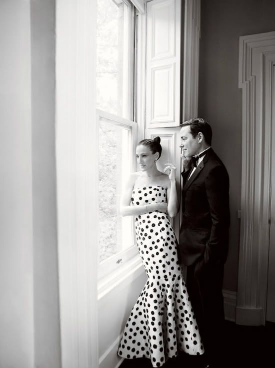 С супругом Мэттью Бродериком (платье от Oscar de la Renta) 