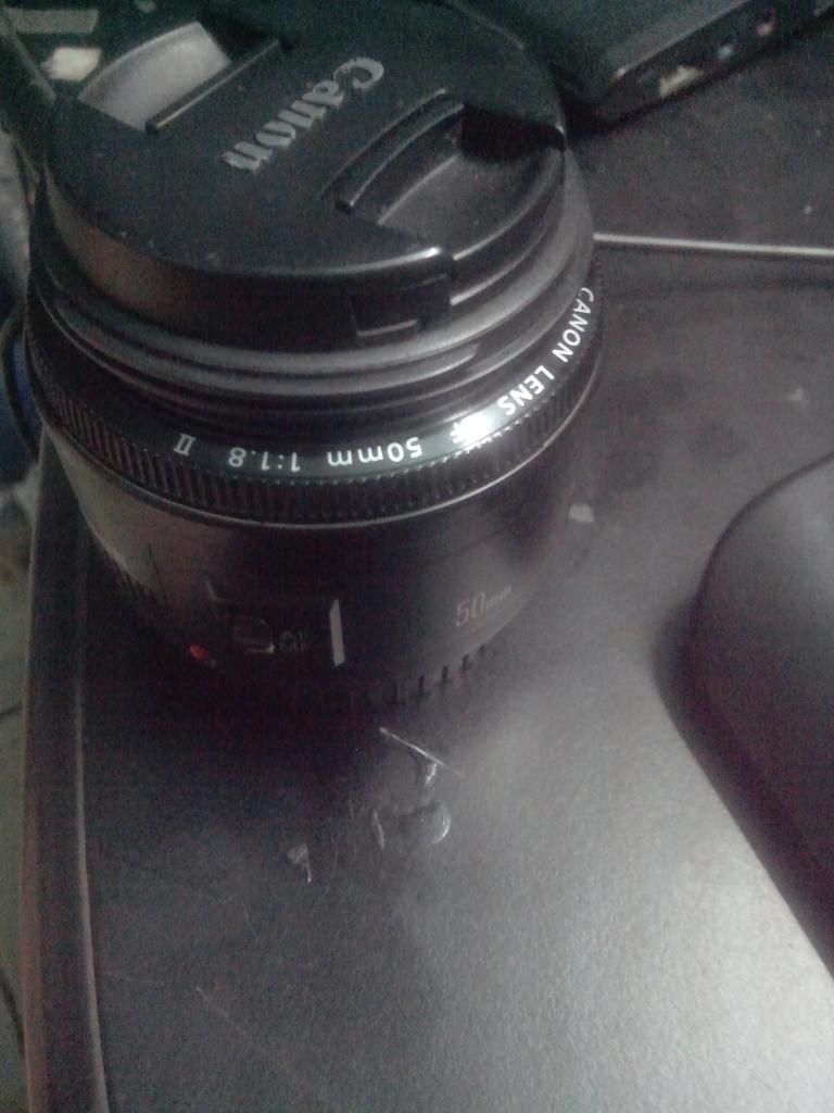 Bán lens canon 50 1.8 ........(hình thiệt)