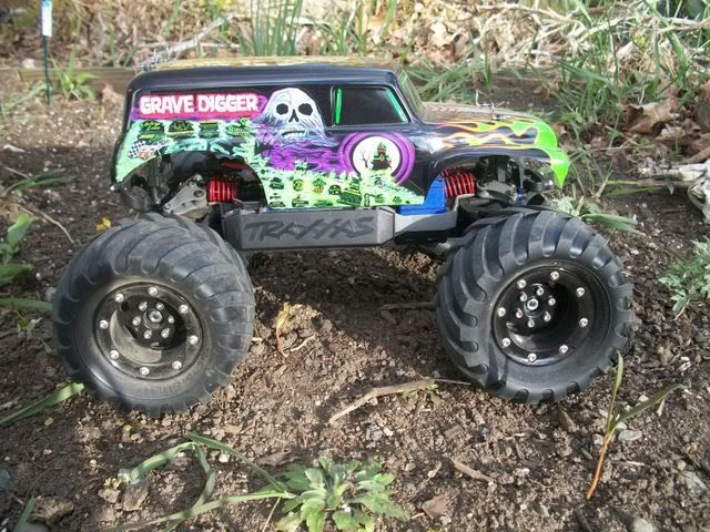 grave digger with foam tires